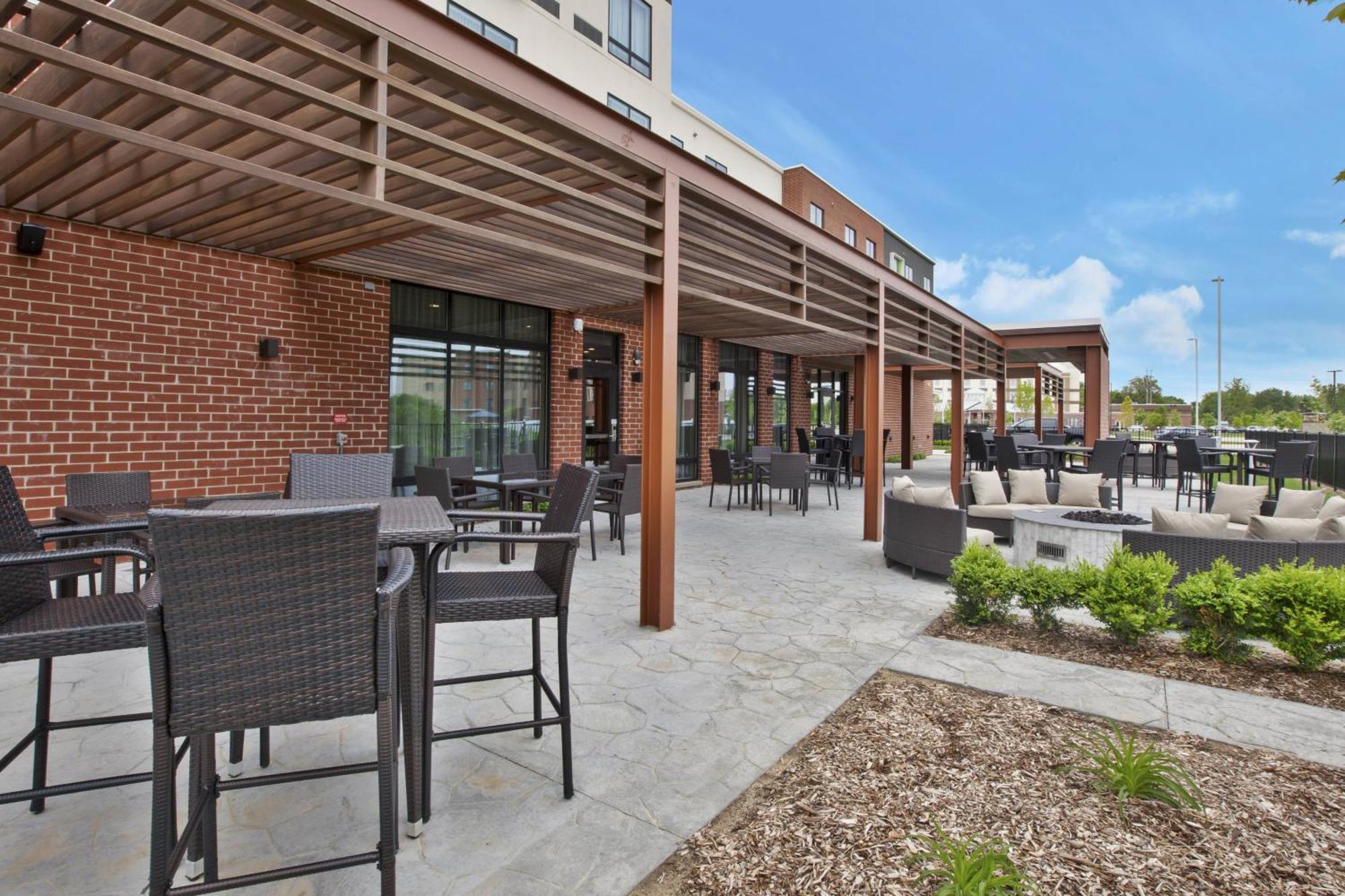 Courtyard By Marriott St. Joseph-Benton Harbor Hotel Exterior photo